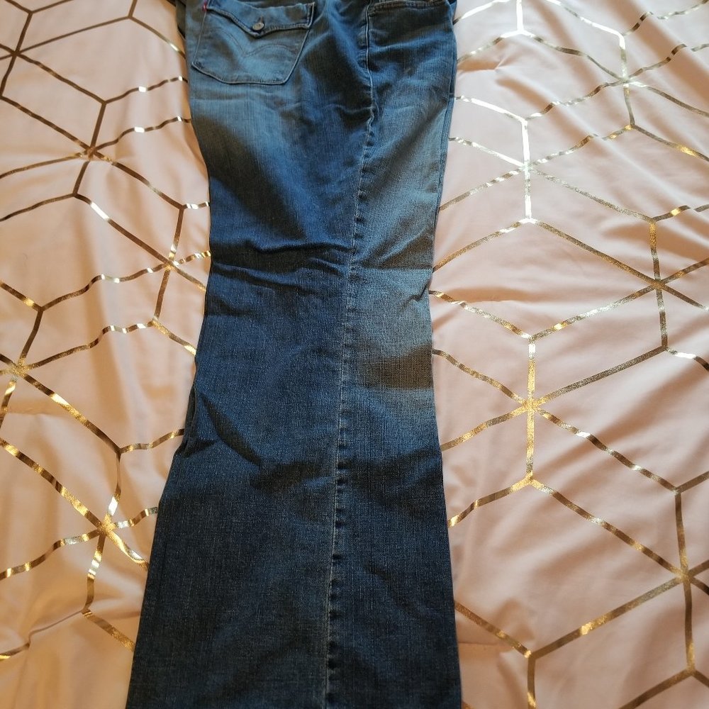 Woman's Levi Boot cut Jeans